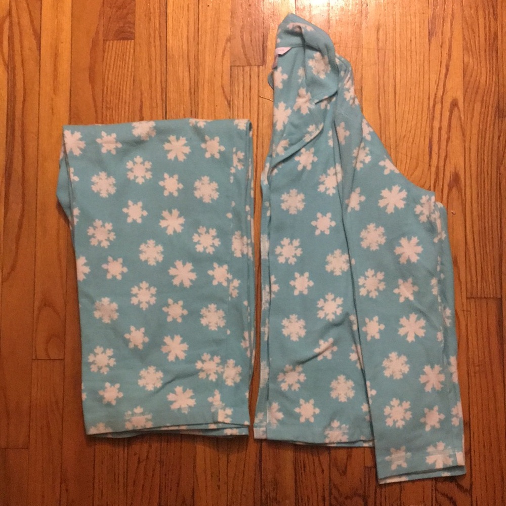 Nwot Snowflake Fuzzy Pj Set - image 1